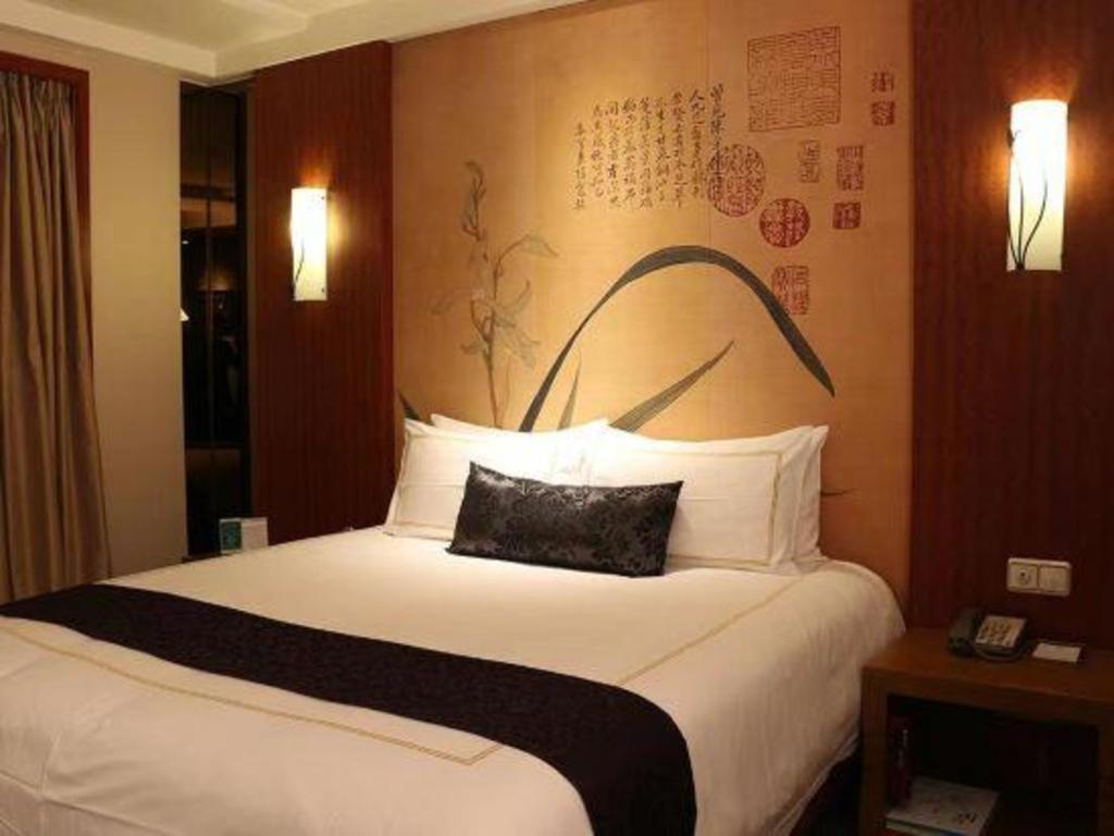 Hotel Huana Minhang 5*