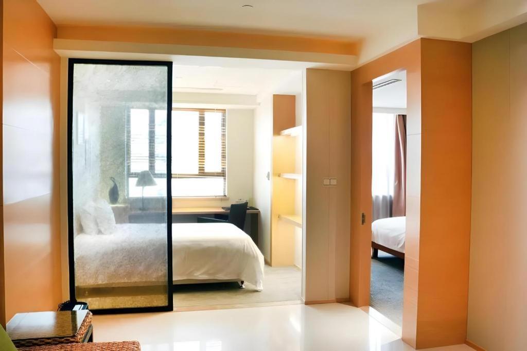 Huana Minhang Hotel 5*